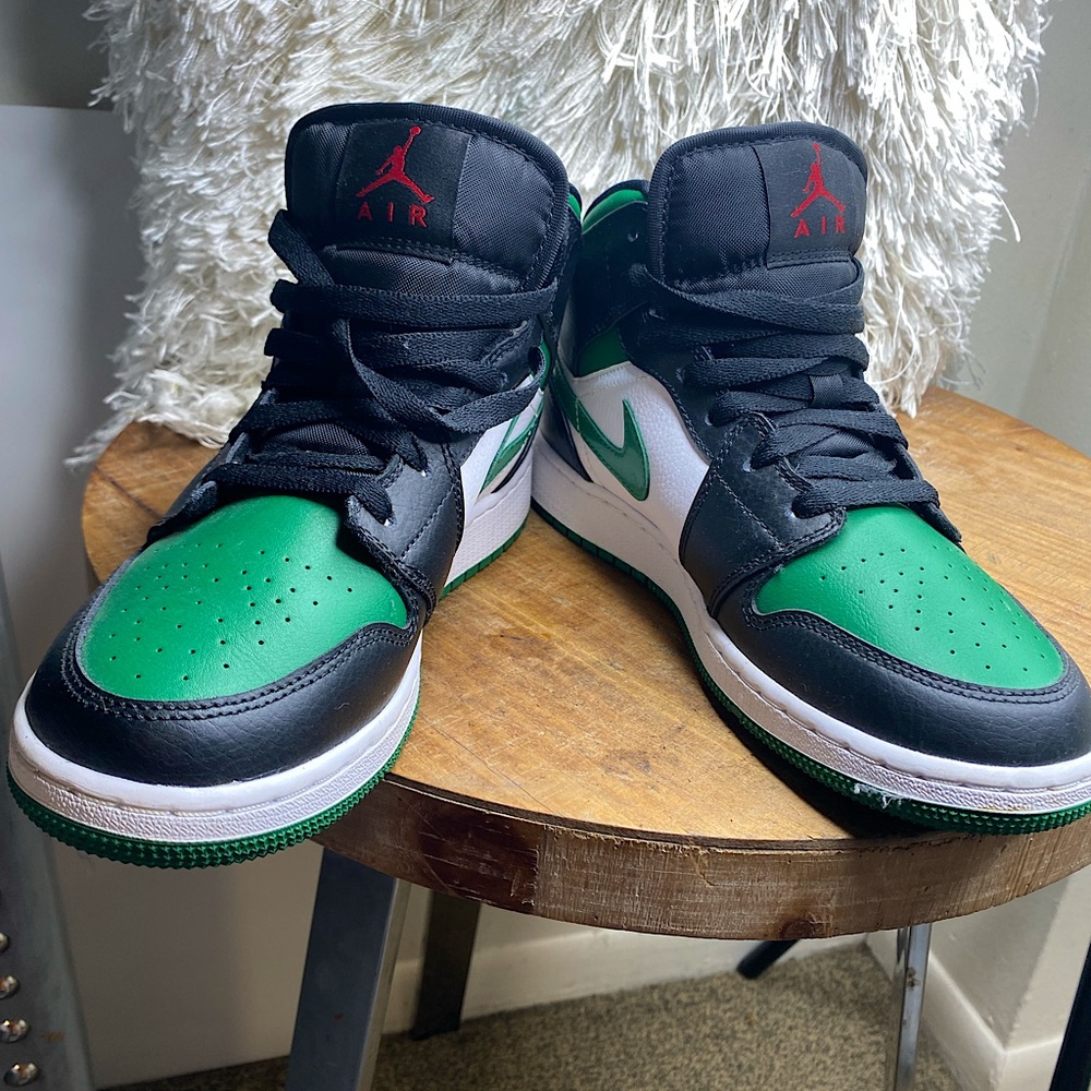 Jordan 1 Mid Green Toe Gs